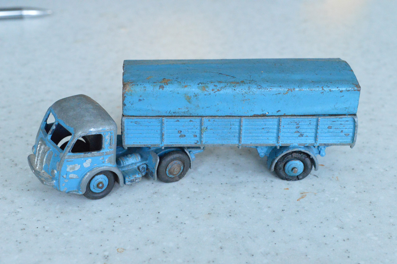 ../content/J4/Tracteur Panhard SCNF (J469)/images/1.jpg